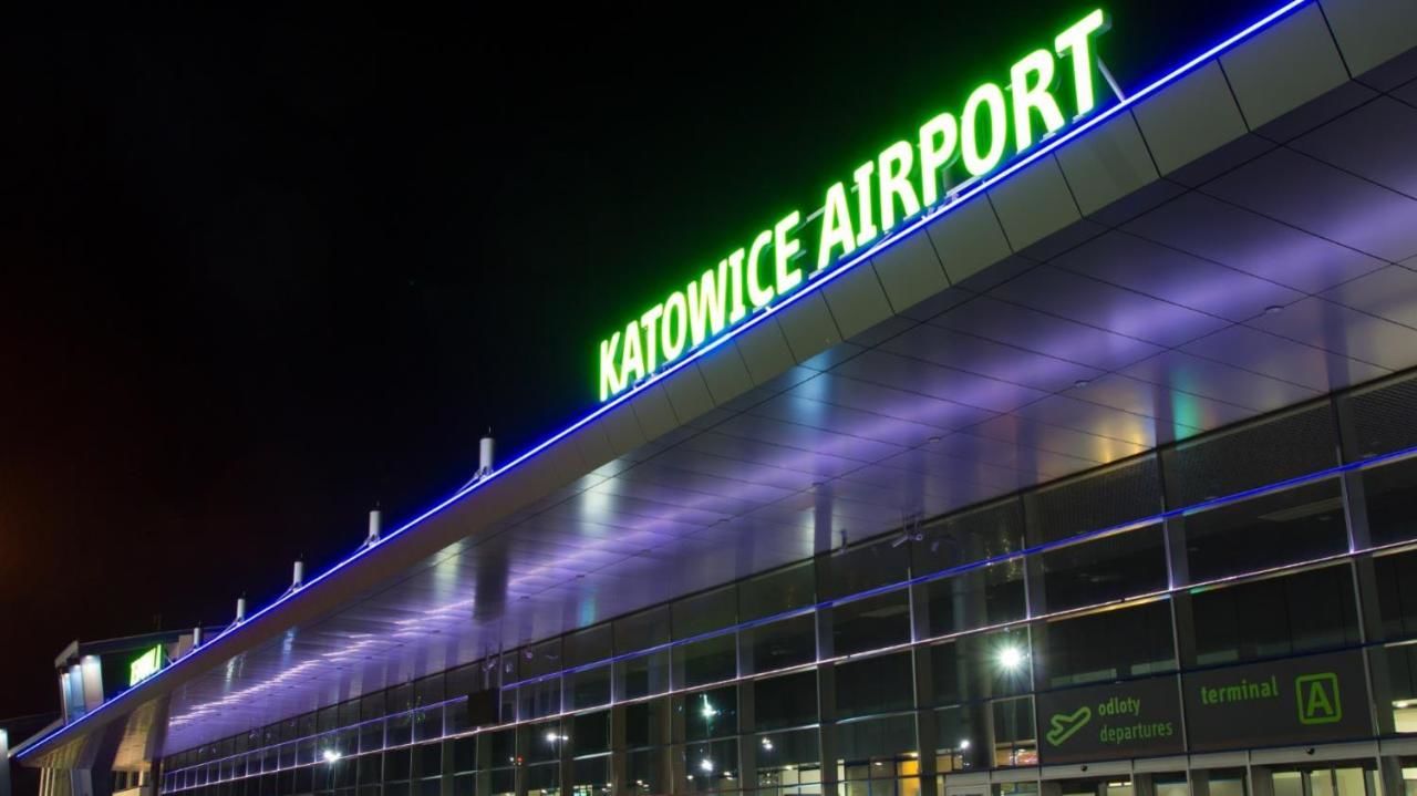 Отель Moxy Katowice Airport Пирзовице-38